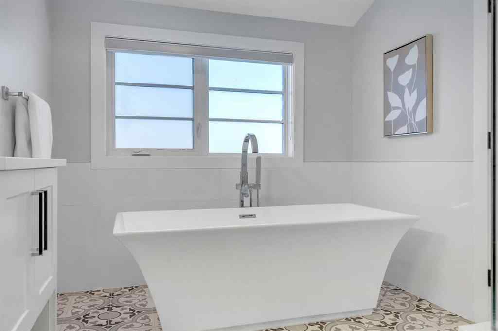 MLS® A2266590 - 2337 27 Avenue NW in Banff Trail Calgary, Residential