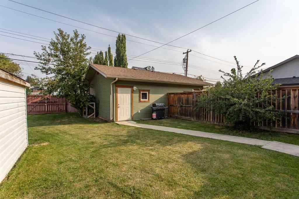 MLS® A2266591 - 5422 49 Avenue  in Downtown Lacombe Lacombe, Residential