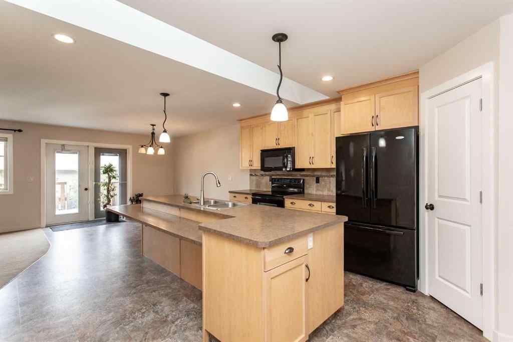 MLS® A2266591 - 5422 49 Avenue  in Downtown Lacombe Lacombe, Residential