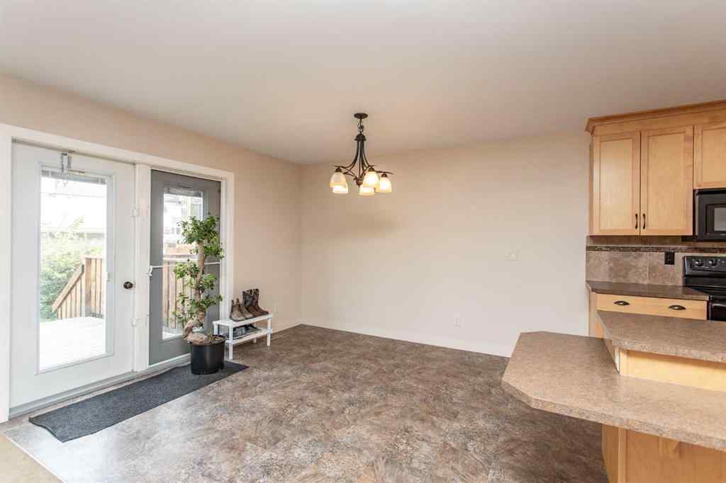MLS® A2266591 - 5422 49 Avenue  in Downtown Lacombe Lacombe, Residential