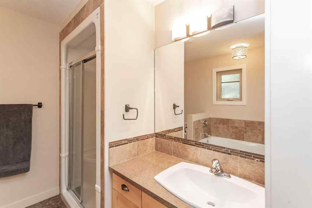 MLS® A2266591 - 5422 49 Avenue  in Downtown Lacombe Lacombe, Residential