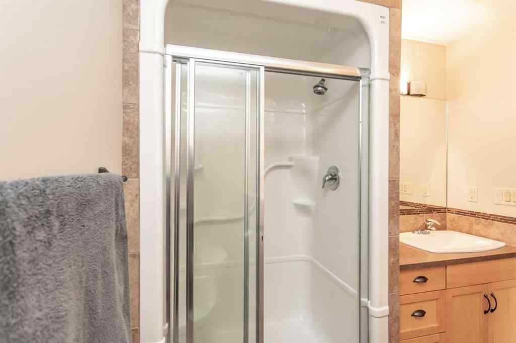 MLS® A2266591 - 5422 49 Avenue  in Downtown Lacombe Lacombe, Residential