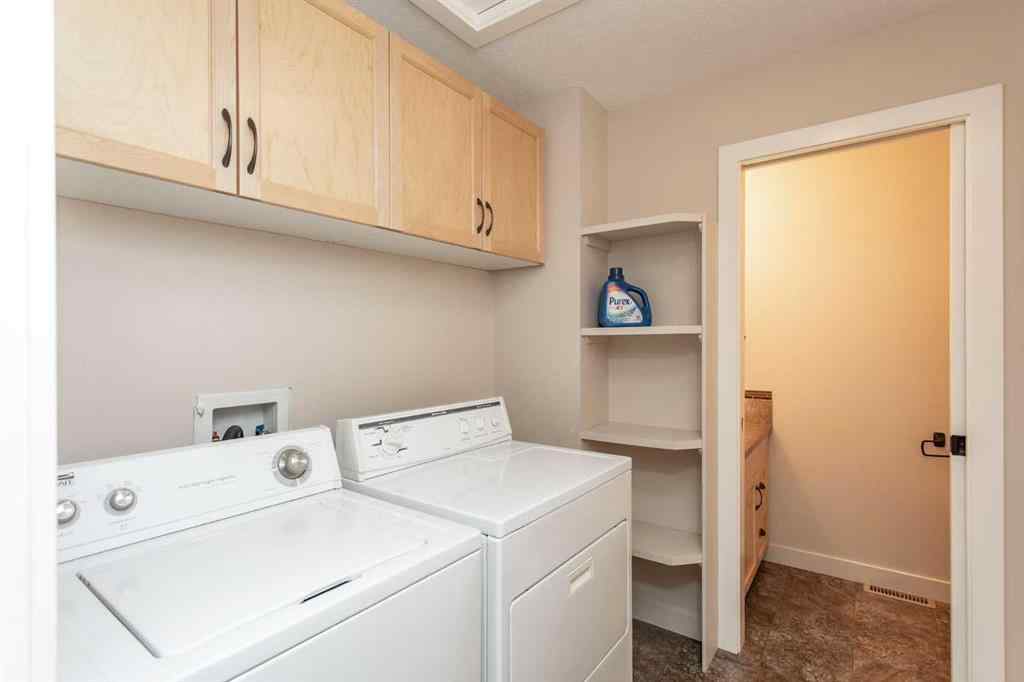 MLS® A2266591 - 5422 49 Avenue  in Downtown Lacombe Lacombe, Residential