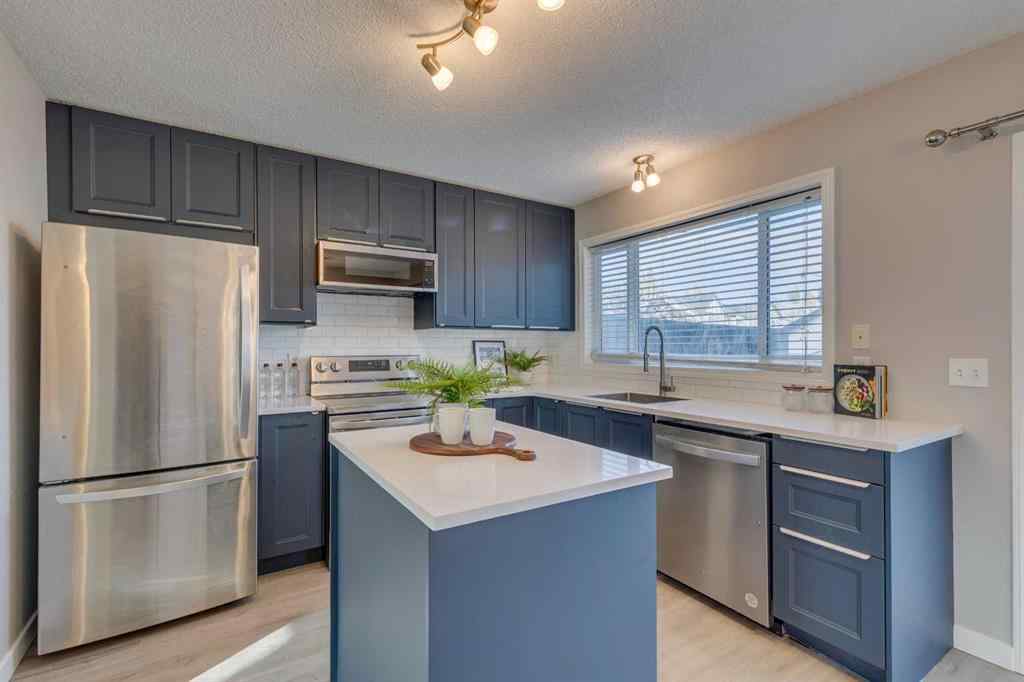 MLS® A2266595 - 206 Elgin Place SE in McKenzie Towne Calgary, Residential