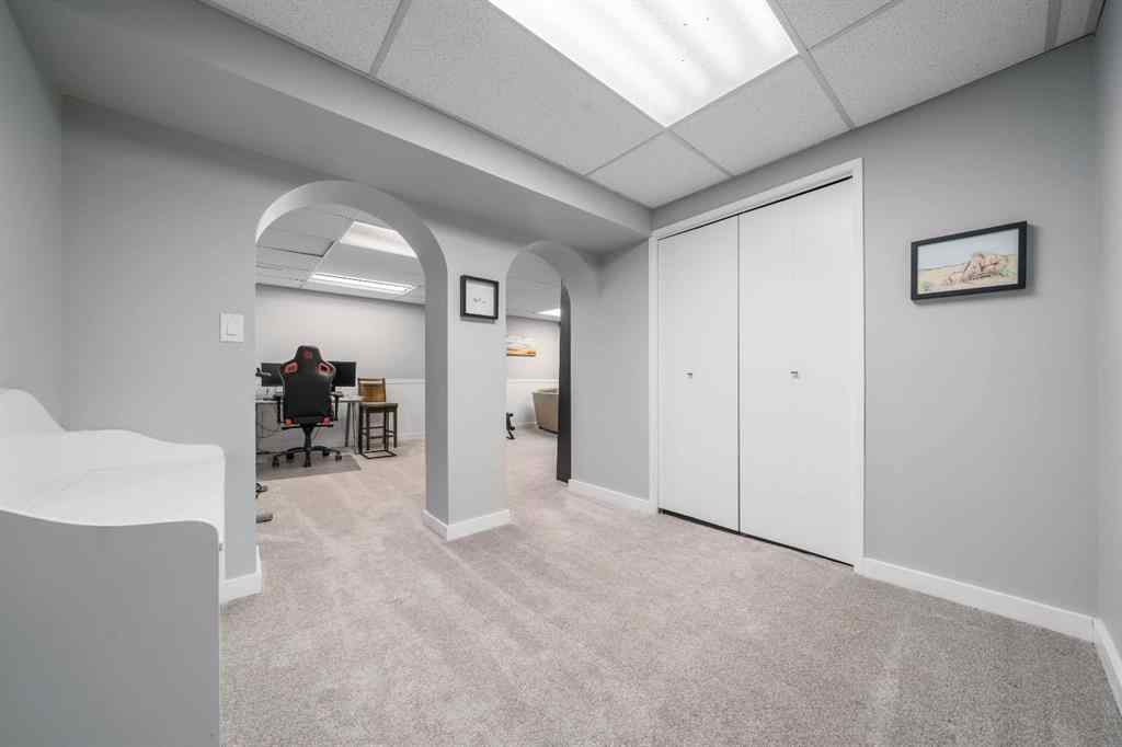 MLS® A2266596 - 32 Carter Crescent SE in Ross Glen Medicine Hat, Residential