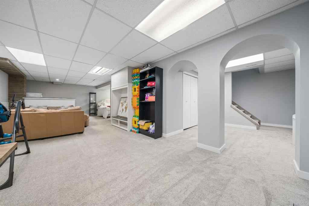 MLS® A2266596 - 32 Carter Crescent SE in Ross Glen Medicine Hat, Residential