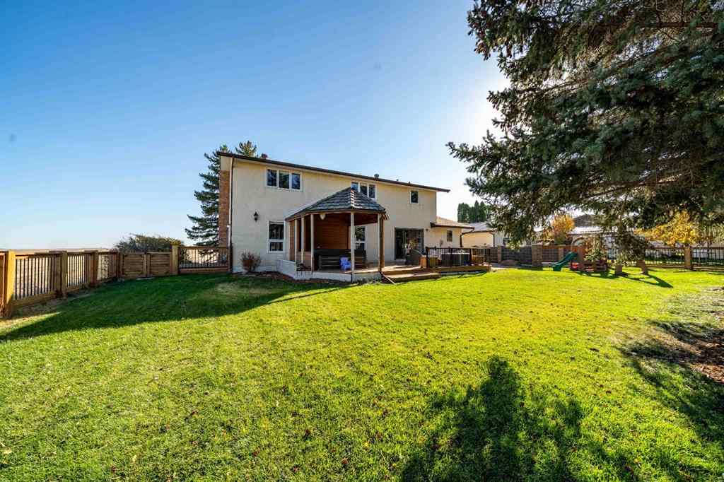 MLS® A2266596 - 32 Carter Crescent SE in Ross Glen Medicine Hat, Residential