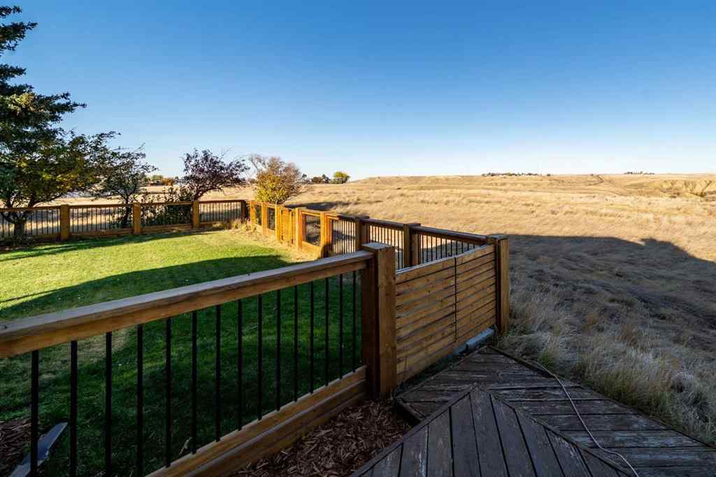 MLS® A2266596 - 32 Carter Crescent SE in Ross Glen Medicine Hat, Residential