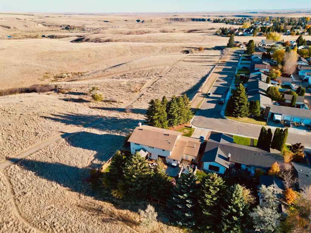 MLS® A2266596 - 32 Carter Crescent SE in Ross Glen Medicine Hat, Residential