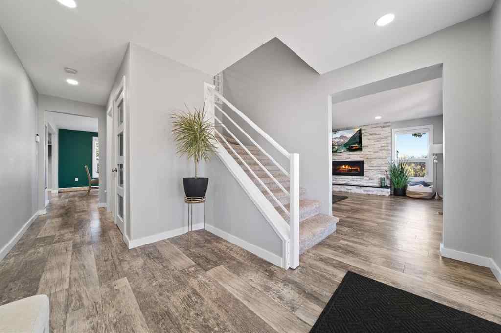 MLS® A2266596 - 32 Carter Crescent SE in Ross Glen Medicine Hat, Residential