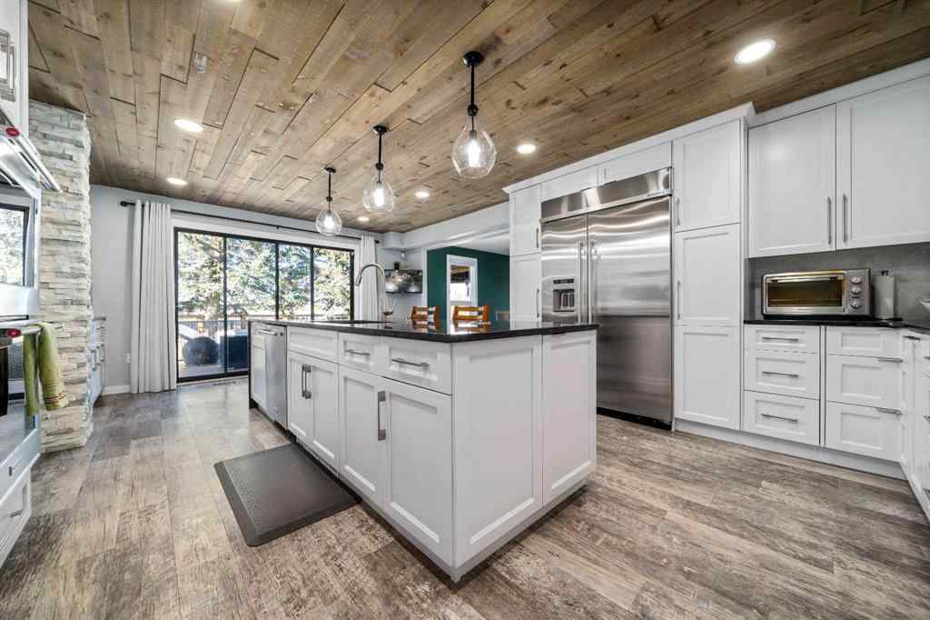 MLS® A2266596 - 32 Carter Crescent SE in Ross Glen Medicine Hat, Residential