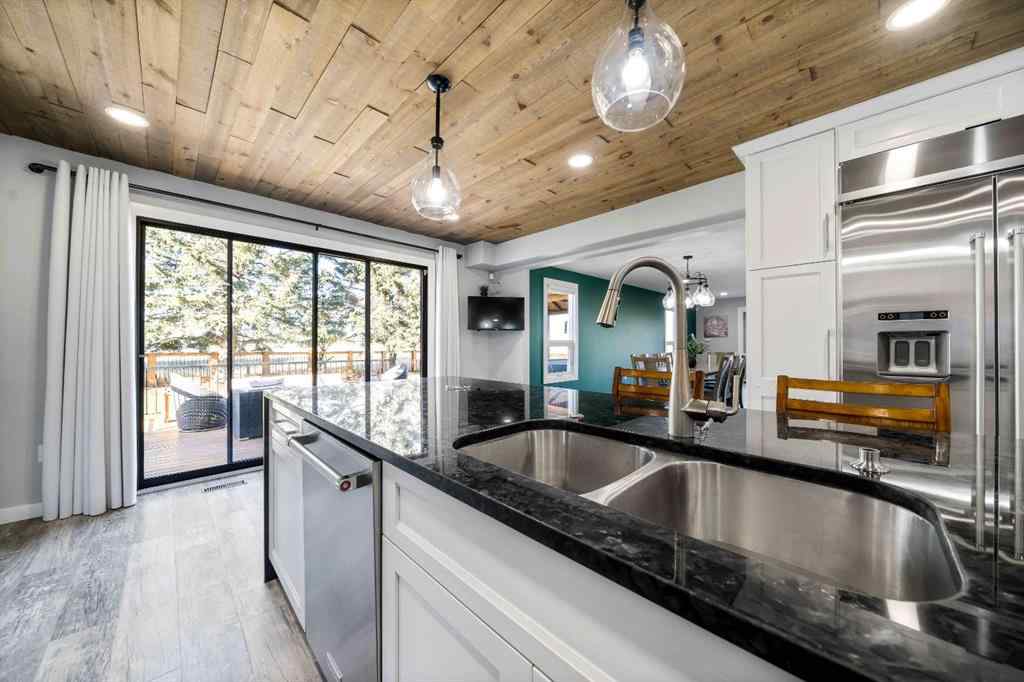 MLS® A2266596 - 32 Carter Crescent SE in Ross Glen Medicine Hat, Residential