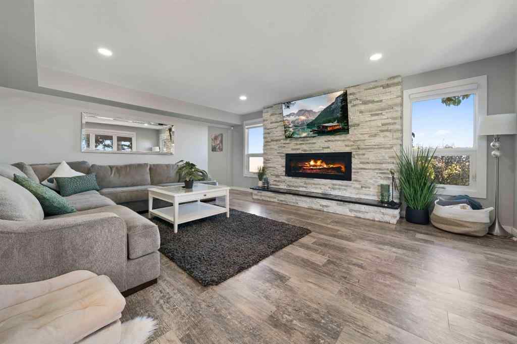 MLS® A2266596 - 32 Carter Crescent SE in Ross Glen Medicine Hat, Residential