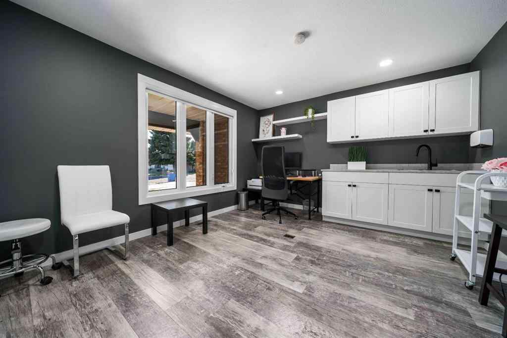 MLS® A2266596 - 32 Carter Crescent SE in Ross Glen Medicine Hat, Residential