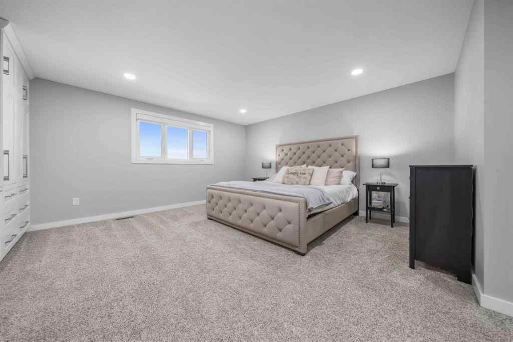 MLS® A2266596 - 32 Carter Crescent SE in Ross Glen Medicine Hat, Residential