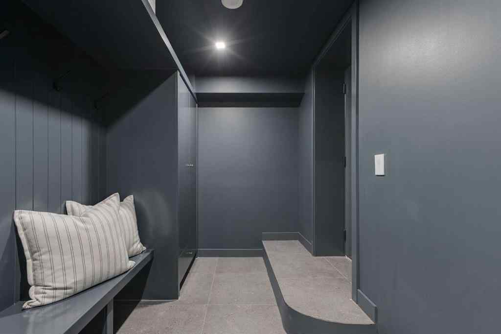 MLS® A2266600 - 3423 23 Street NW in Charleswood Calgary, Residential