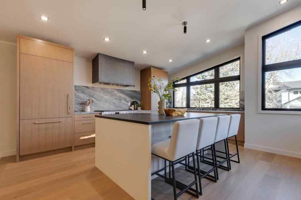 MLS® A2266600 - 3423 23 Street NW in Charleswood Calgary, Residential