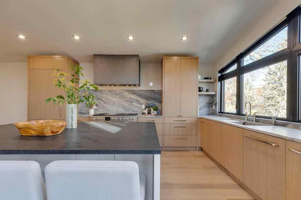 MLS® A2266600 - 3423 23 Street NW in Charleswood Calgary, Residential