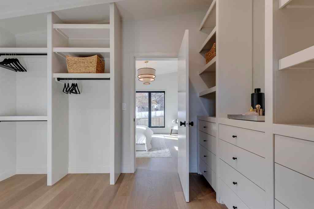 MLS® A2266600 - 3423 23 Street NW in Charleswood Calgary, Residential