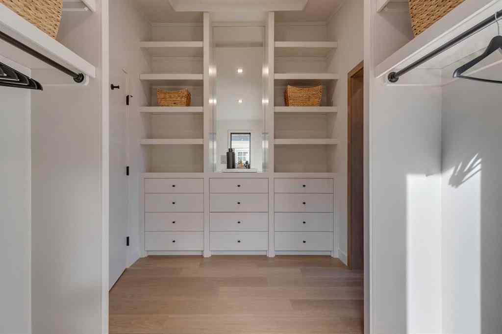 MLS® A2266600 - 3423 23 Street NW in Charleswood Calgary, Residential