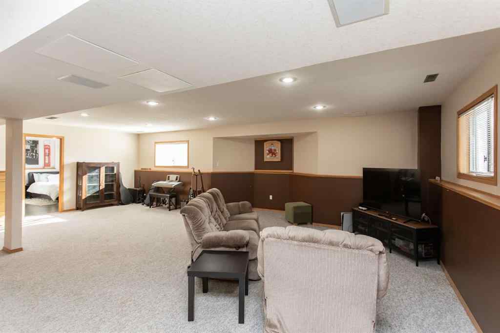 MLS® A2266601 - 179 Douglas Avenue  in Deer Park Estates Red Deer, Residential