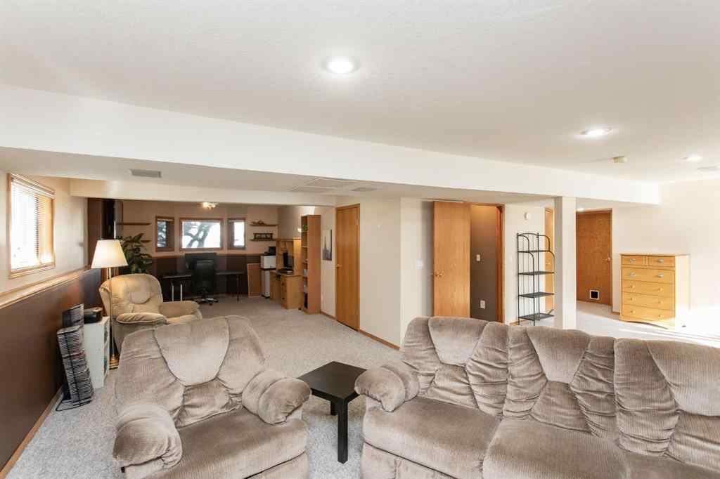 MLS® A2266601 - 179 Douglas Avenue  in Deer Park Estates Red Deer, Residential