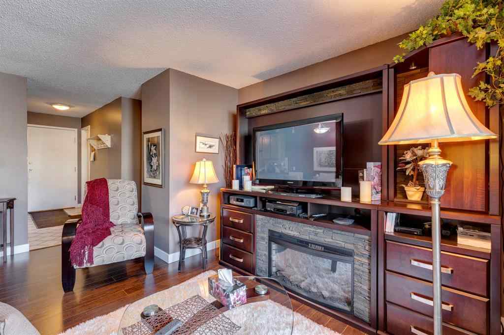 MLS® A2266605 - Unit #203 234 5 Avenue NE in Crescent Heights Calgary, Residential