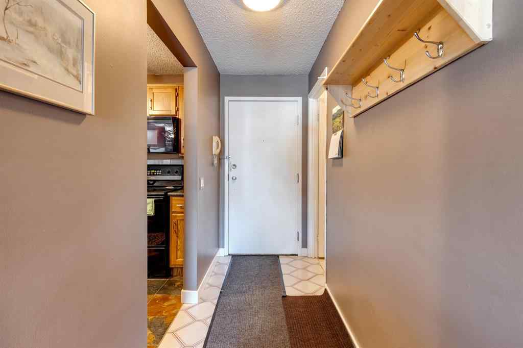 MLS® A2266605 - Unit #203 234 5 Avenue NE in Crescent Heights Calgary, Residential