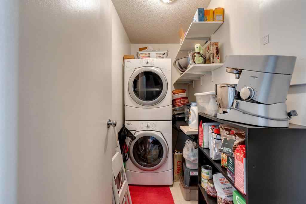 MLS® A2266605 - Unit #203 234 5 Avenue NE in Crescent Heights Calgary, Residential