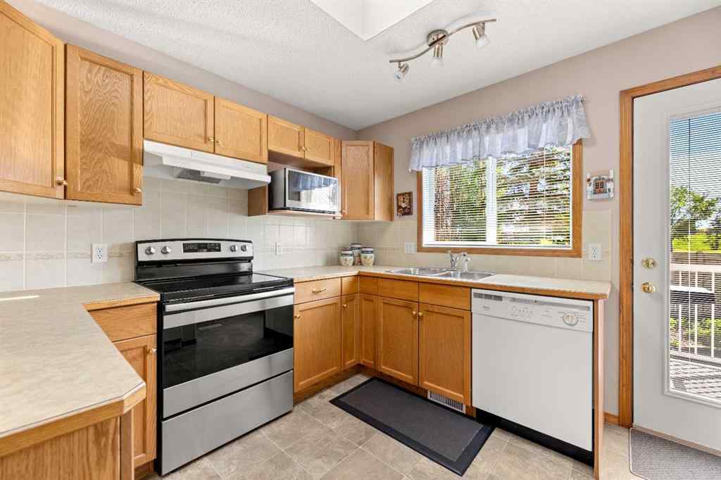 MLS® A2266608 - 164 Stonegate Close NW in Stonegate Airdrie, Residential