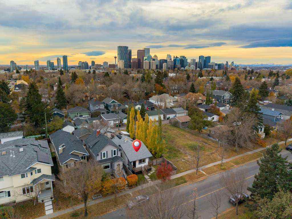 MLS® A2266618 - 533 12 Avenue NE in Renfrew Calgary, Residential