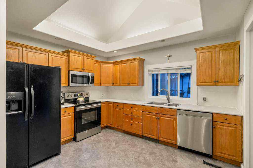 MLS® A2266618 - 533 12 Avenue NE in Renfrew Calgary, Residential