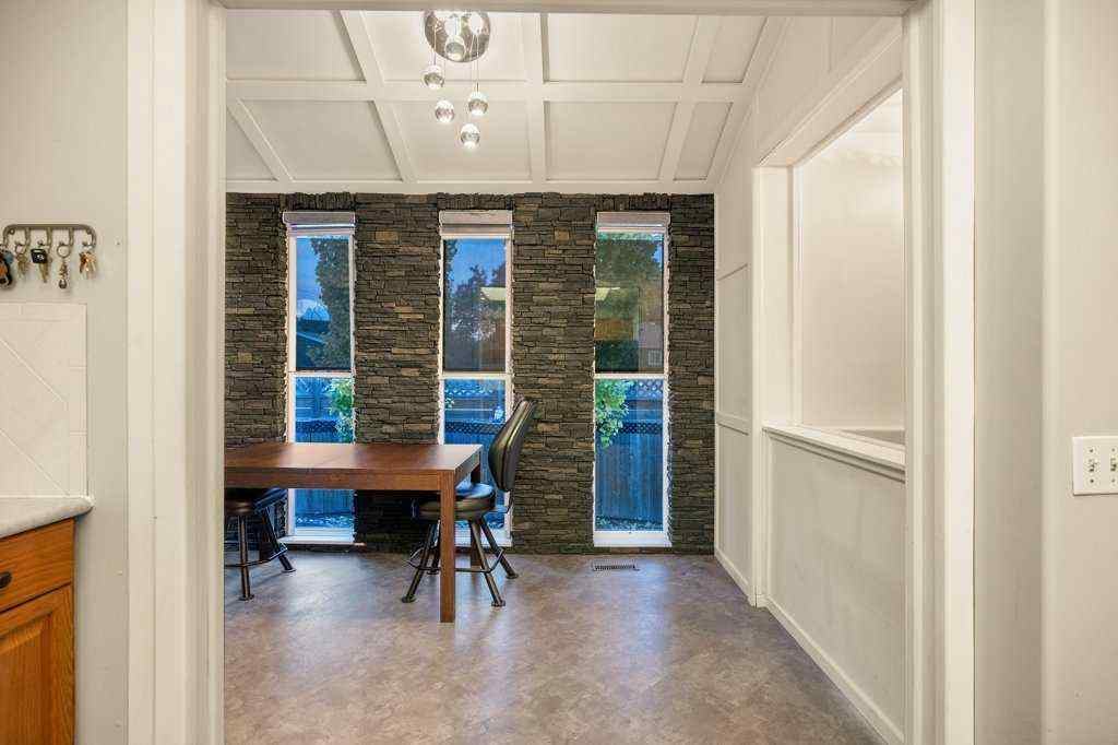 MLS® A2266618 - 533 12 Avenue NE in Renfrew Calgary, Residential