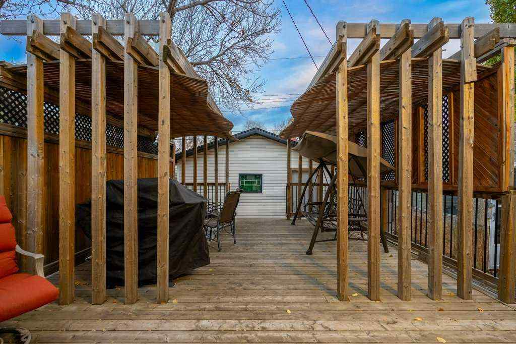 MLS® A2266618 - 533 12 Avenue NE in Renfrew Calgary, Residential