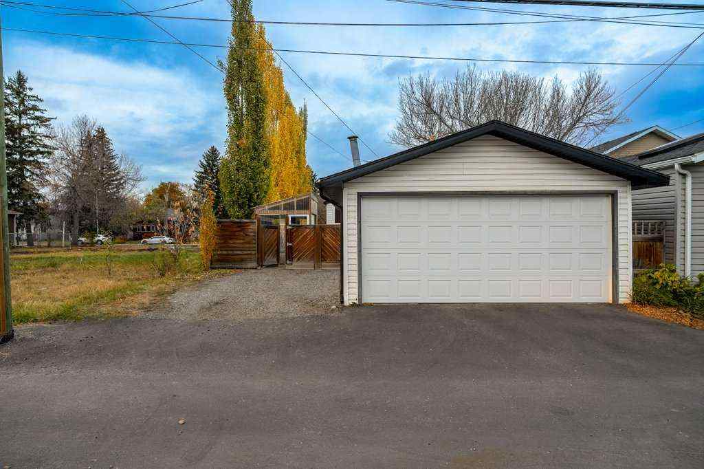 MLS® A2266618 - 533 12 Avenue NE in Renfrew Calgary, Residential