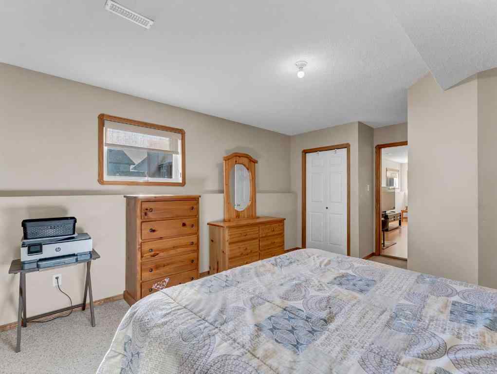 MLS® A2266619 - 35 Heritage Court NE in Northeast Crescent Heights Medicine Hat, Residential