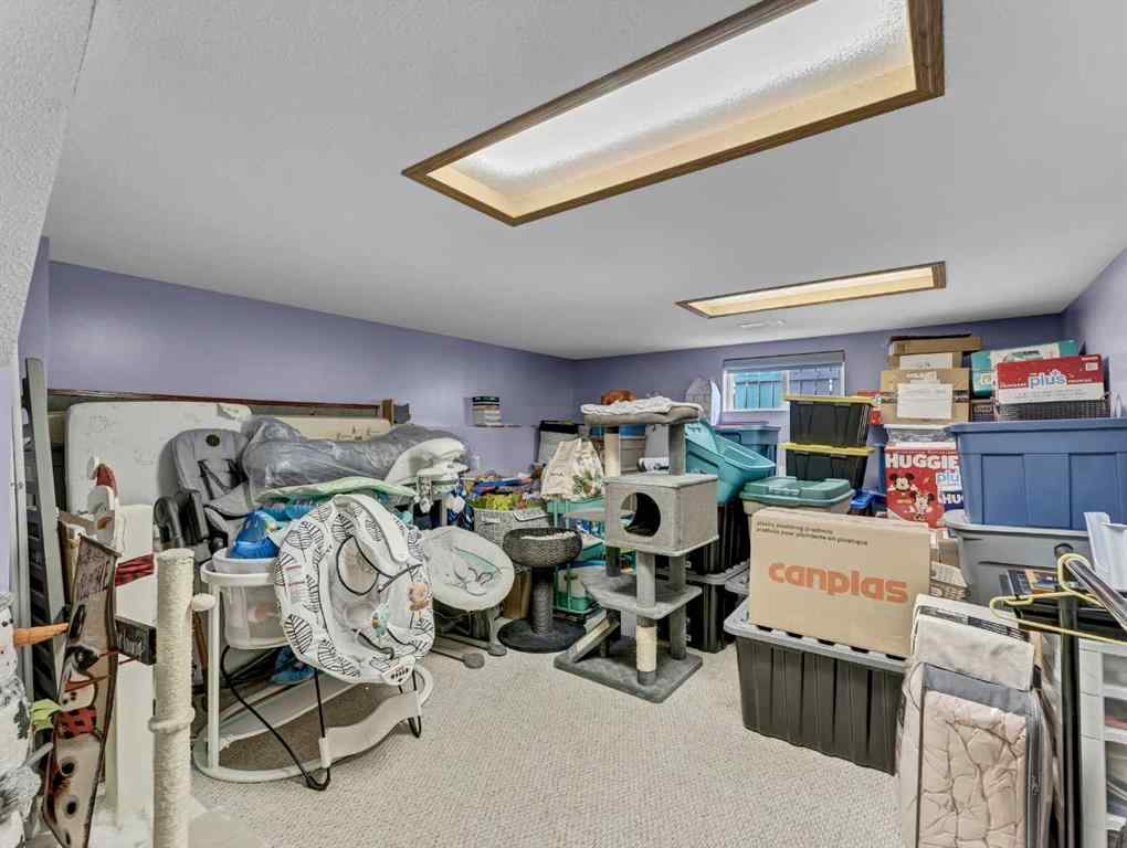 MLS® A2266619 - 35 Heritage Court NE in Northeast Crescent Heights Medicine Hat, Residential