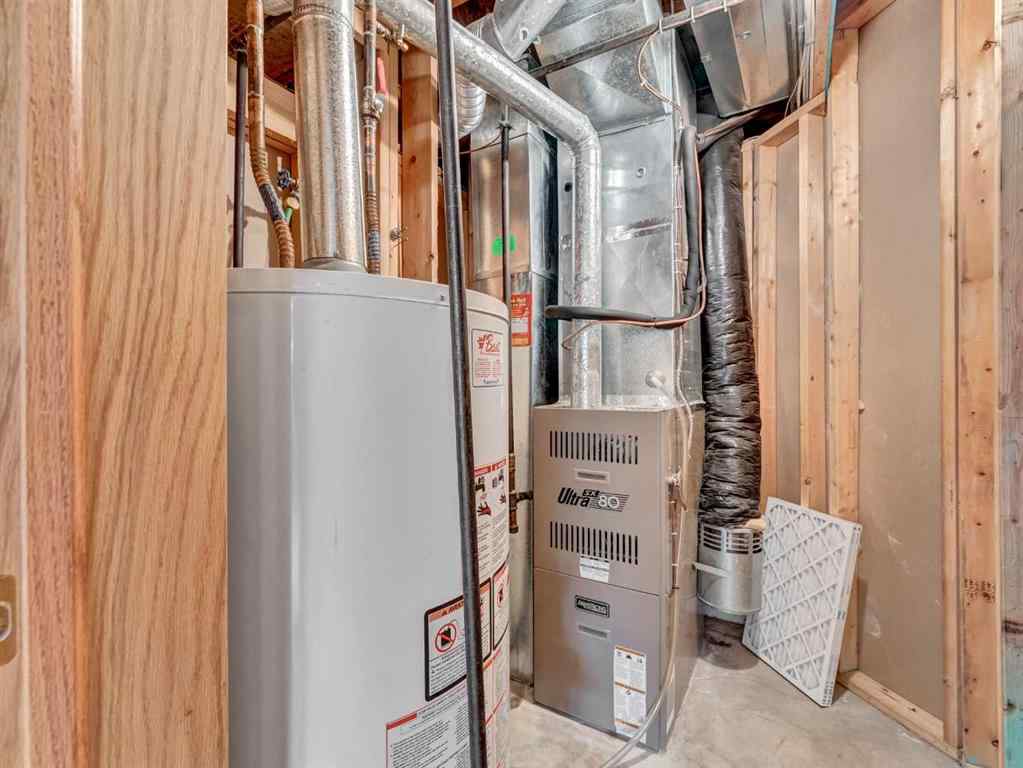 MLS® A2266619 - 35 Heritage Court NE in Northeast Crescent Heights Medicine Hat, Residential