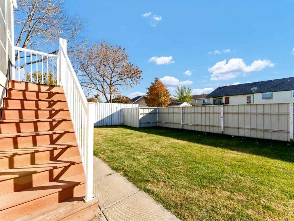 MLS® A2266619 - 35 Heritage Court NE in Northeast Crescent Heights Medicine Hat, Residential