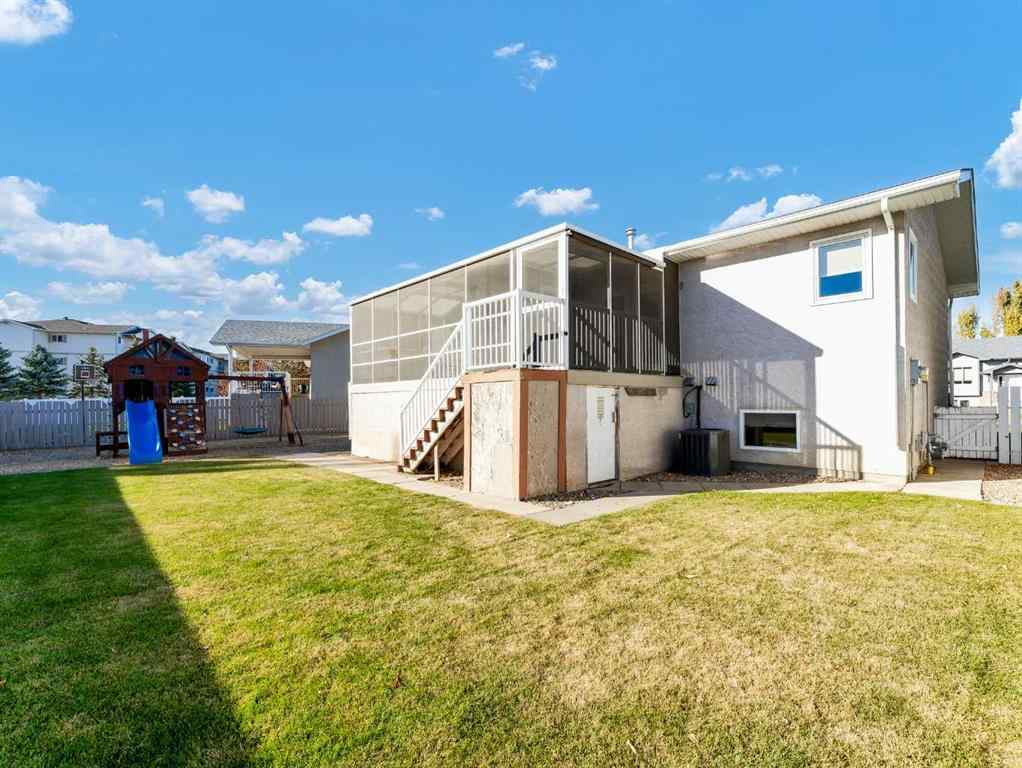 MLS® A2266619 - 35 Heritage Court NE in Northeast Crescent Heights Medicine Hat, Residential