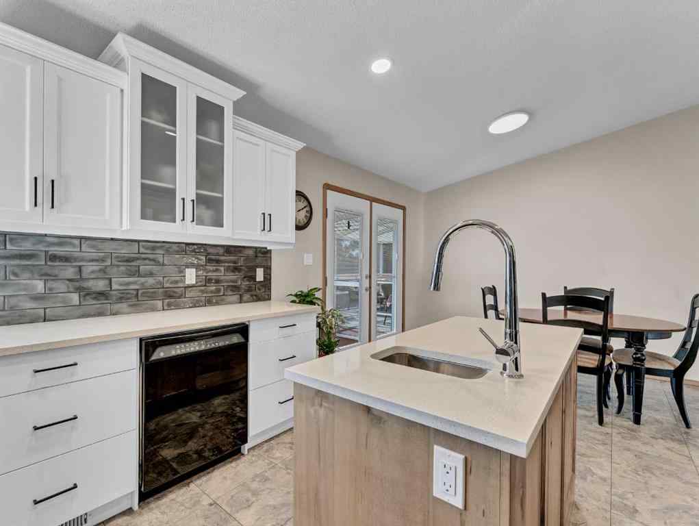 MLS® A2266619 - 35 Heritage Court NE in Northeast Crescent Heights Medicine Hat, Residential