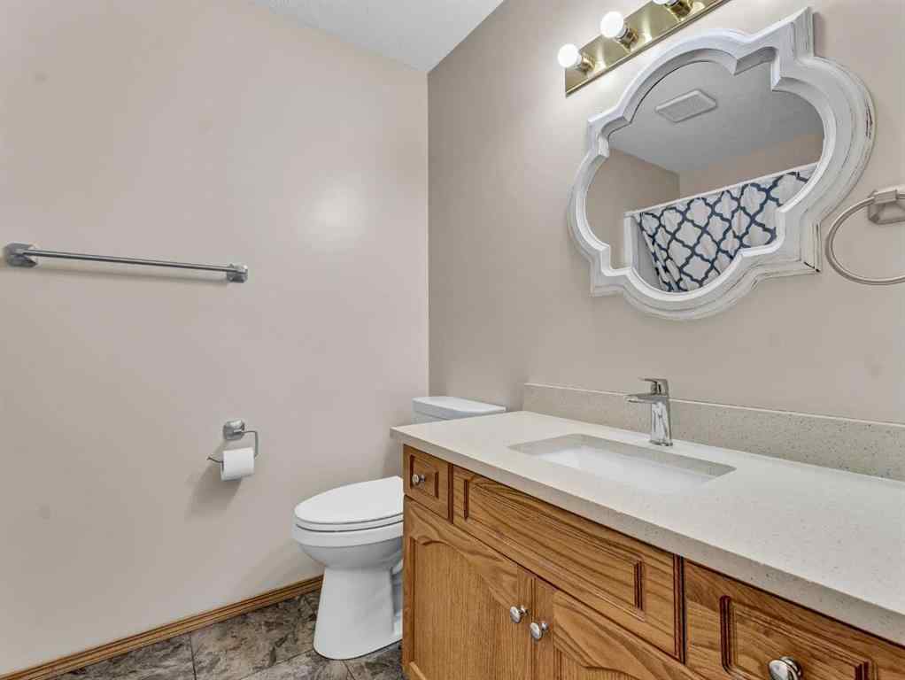 MLS® A2266619 - 35 Heritage Court NE in Northeast Crescent Heights Medicine Hat, Residential