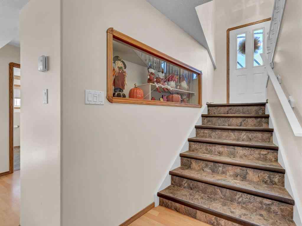 MLS® A2266619 - 35 Heritage Court NE in Northeast Crescent Heights Medicine Hat, Residential