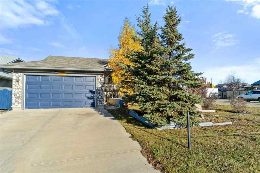 MLS® A2266621 - 8902 72 Avenue  in Countryside North Grande Prairie, Residential