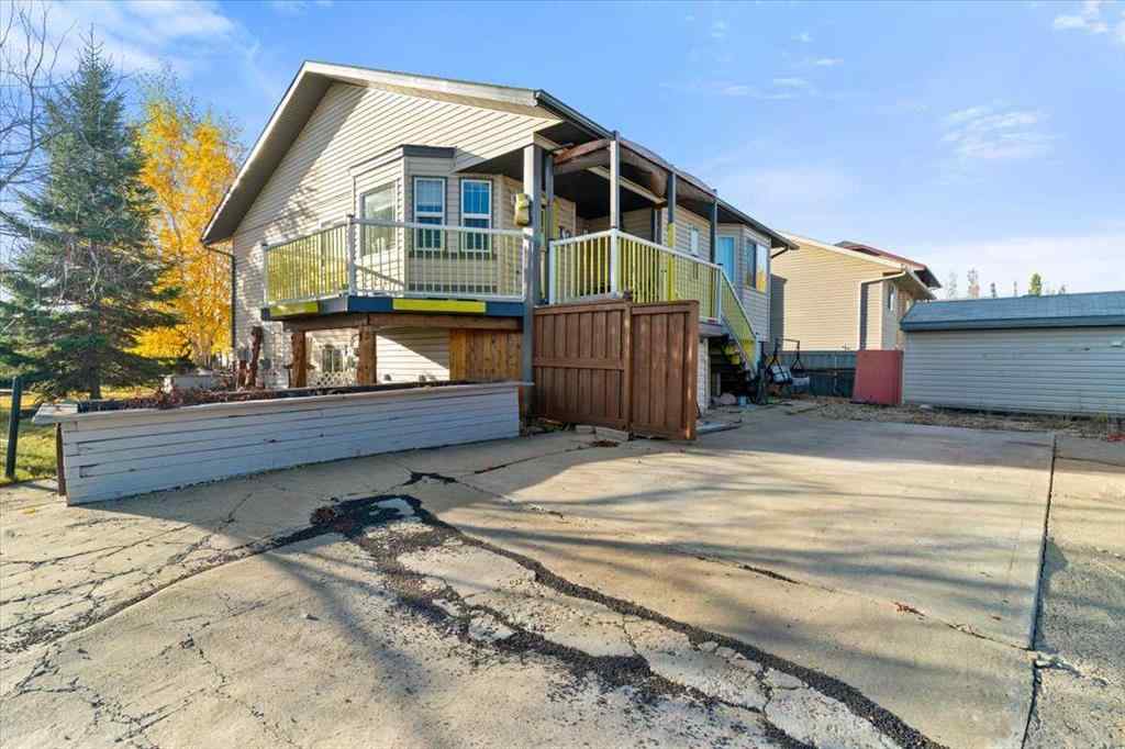 MLS® A2266621 - 8902 72 Avenue  in Countryside North Grande Prairie, Residential