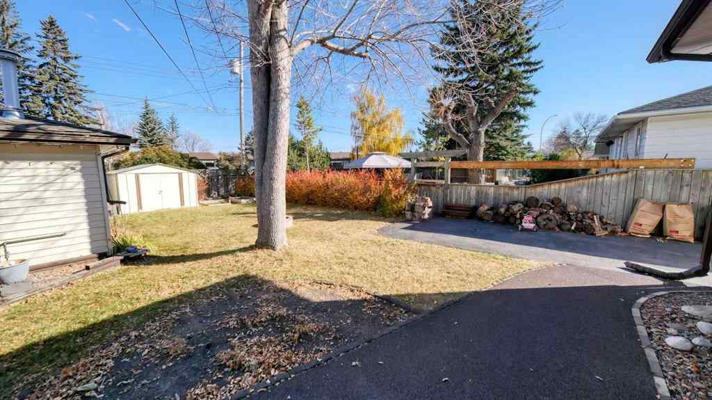 MLS® A2266622 - 8012 36 Avenue NW in Bowness Calgary, Residential