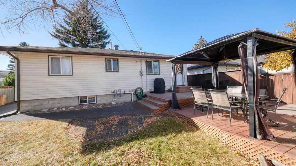 MLS® A2266622 - 8012 36 Avenue NW in Bowness Calgary, Residential