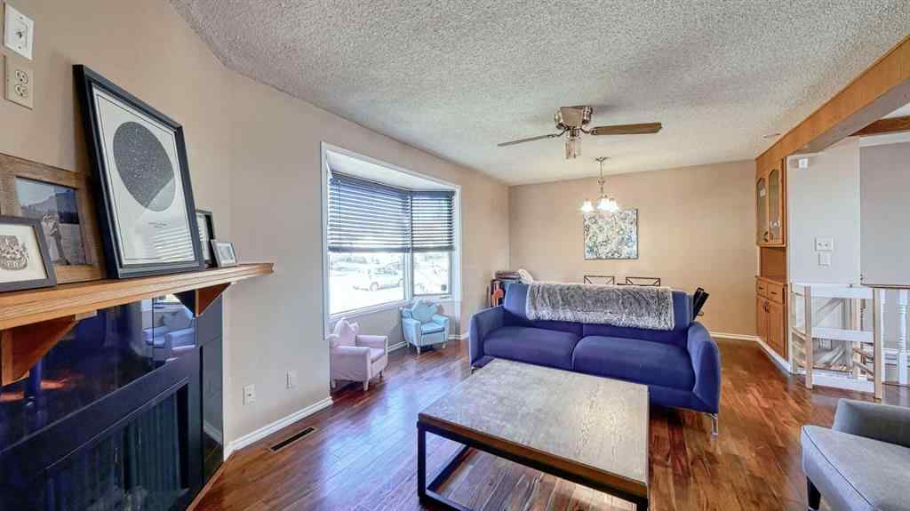 MLS® A2266622 - 8012 36 Avenue NW in Bowness Calgary, Residential