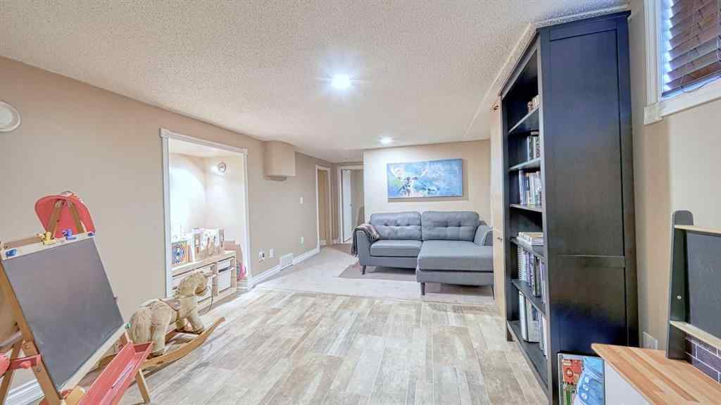 MLS® A2266622 - 8012 36 Avenue NW in Bowness Calgary, Residential