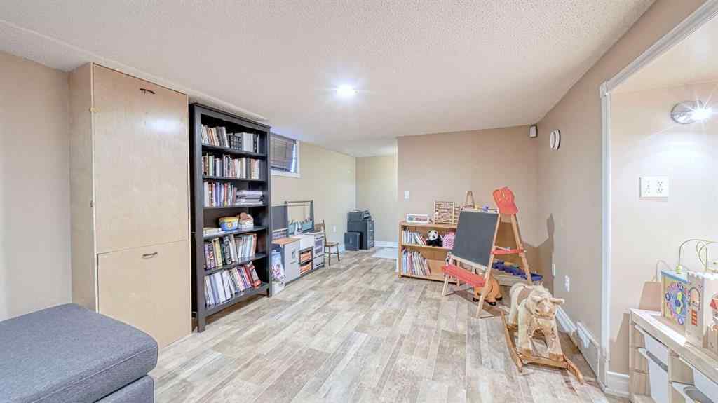 MLS® A2266622 - 8012 36 Avenue NW in Bowness Calgary, Residential